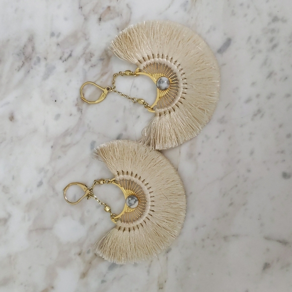 SOLD!!!! Sezane Louise Earrings - Picture 4 of 6